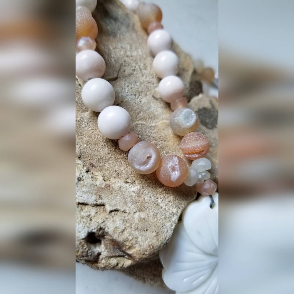 Handcrafted Mother of Pearl with Druzy & Peach Moonstone Necklace Earring Set - Picture 4 of 7